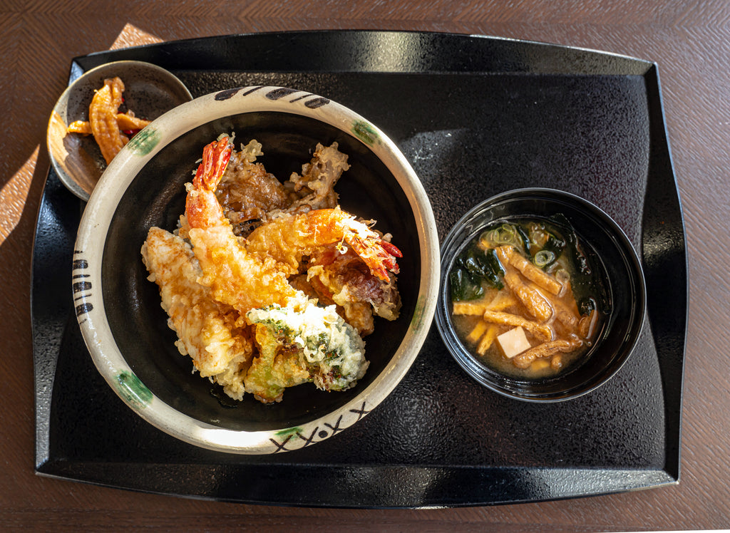 Deep Frying: A Culinary Staple in the Restaurant and Cafe Industry