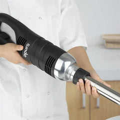 Apuro FS441-A stick blender in use